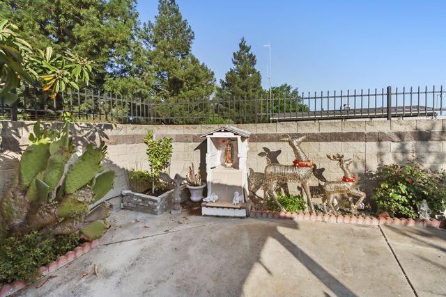 10115 Hampton Oak Dr, Elk Grove, CA 95624