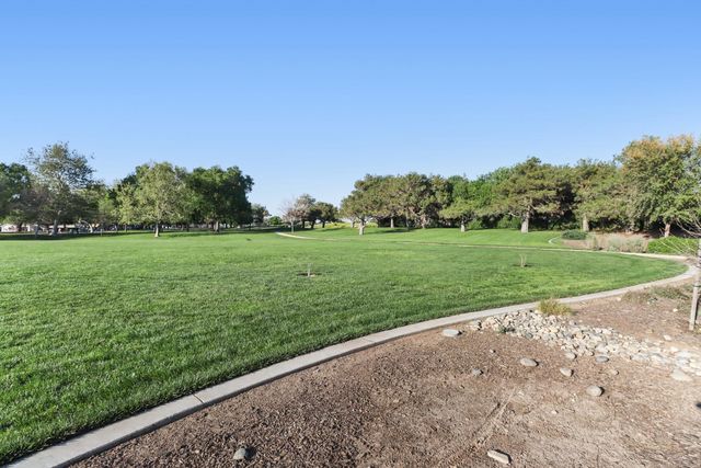 10115 Hampton Oak Dr, Elk Grove, CA 95624