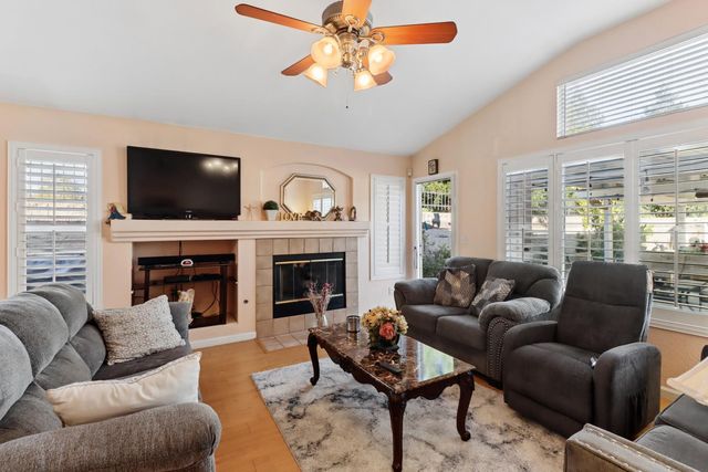 10115 Hampton Oak Dr, Elk Grove, CA 95624