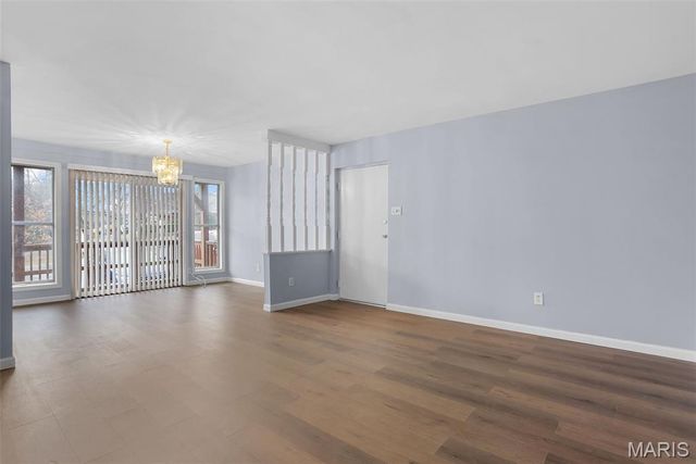 4278 Chateau De Ville D, St Louis, MO 63129