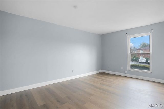 4278 Chateau De Ville D, St Louis, MO 63129