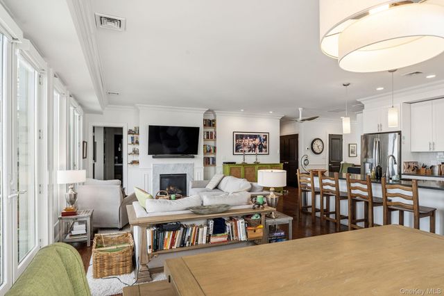 19 Island Point 19, Bronx, NY 10464