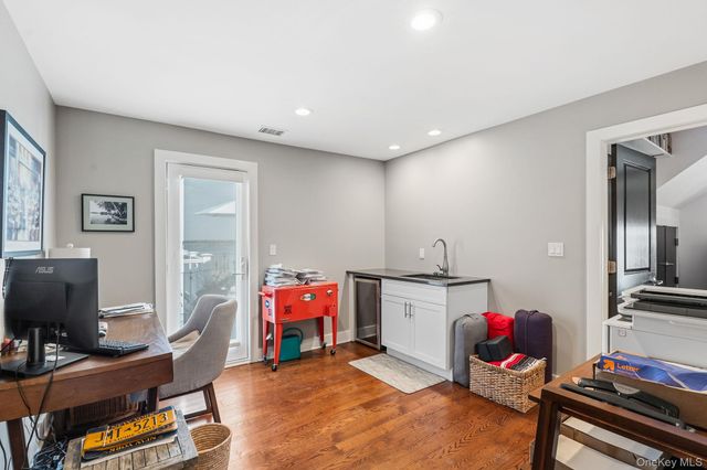 19 Island Point 19, Bronx, NY 10464