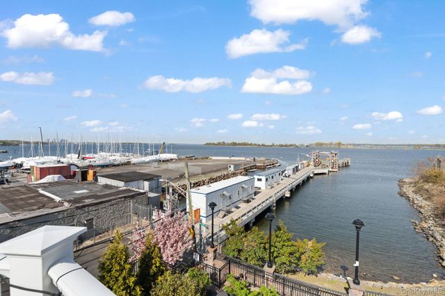 19 Island Point 19, Bronx, NY 10464