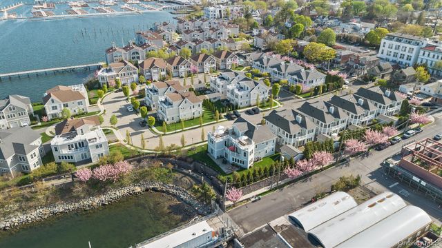19 Island Point 19, Bronx, NY 10464