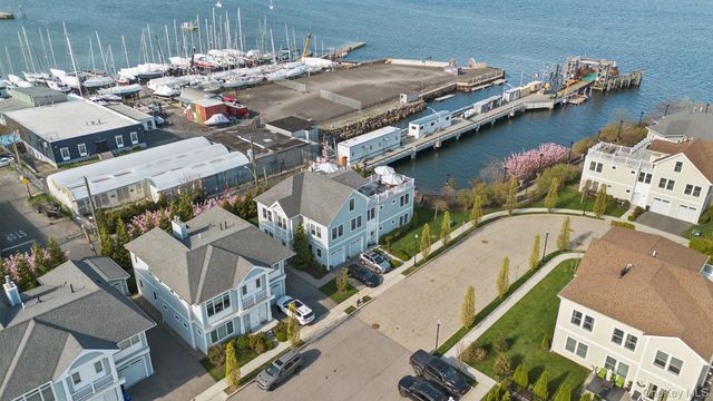 19 Island Point 19, Bronx, NY 10464