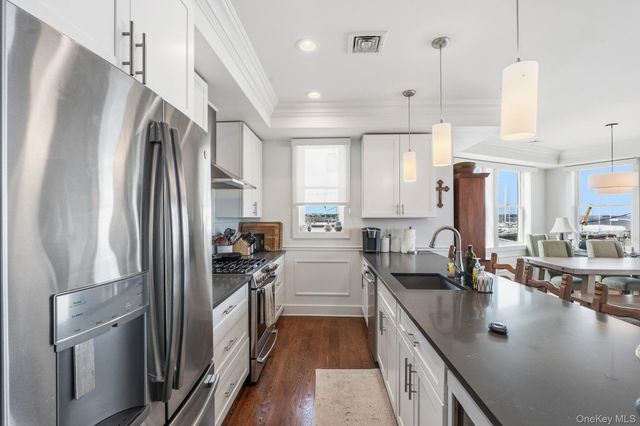 19 Island Point 19, Bronx, NY 10464
