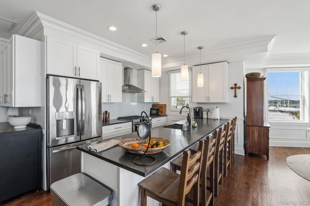 19 Island Point 19, Bronx, NY 10464