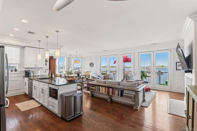19 Island Point 19, Bronx, NY 10464