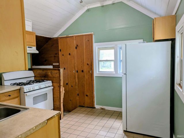 25092 Grover Street, Elkhart, IN 46514