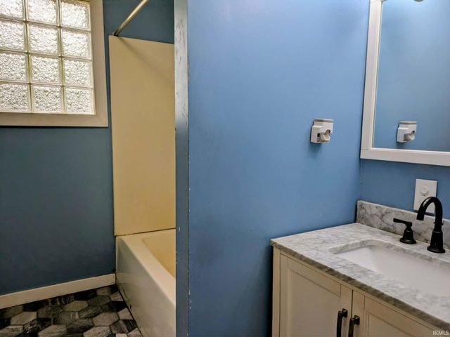 25092 Grover Street, Elkhart, IN 46514