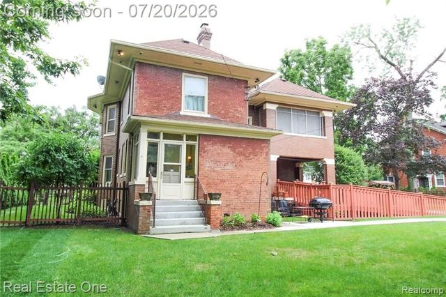90 Edison Street, Detroit, MI 48202