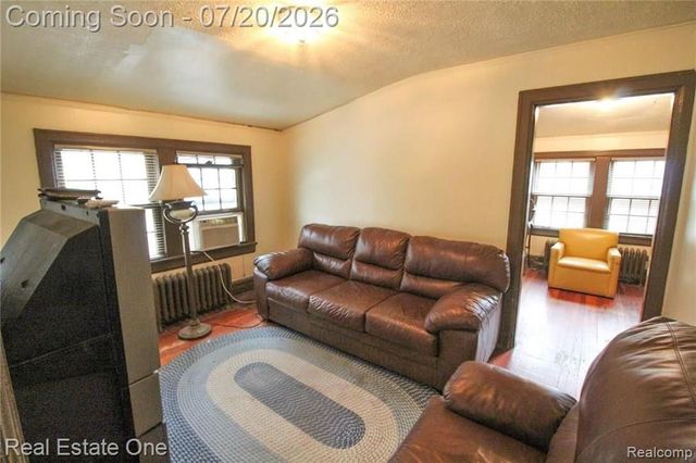 90 Edison Street, Detroit, MI 48202