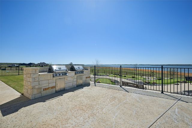 500 Shores Drive, Honey Grove, TX 75446