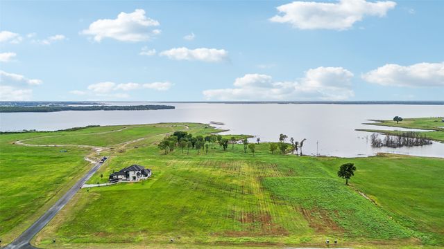 500 Shores Drive, Honey Grove, TX 75446