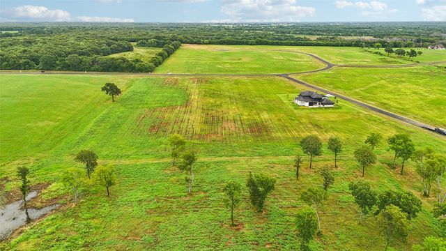 500 Shores Drive, Honey Grove, TX 75446