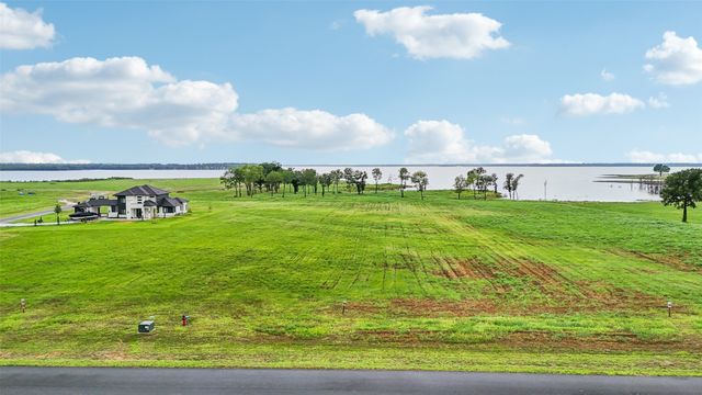 500 Shores Drive, Honey Grove, TX 75446