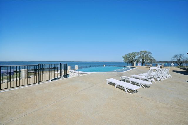 500 Shores Drive, Honey Grove, TX 75446