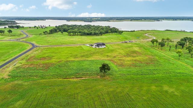 500 Shores Drive, Honey Grove, TX 75446