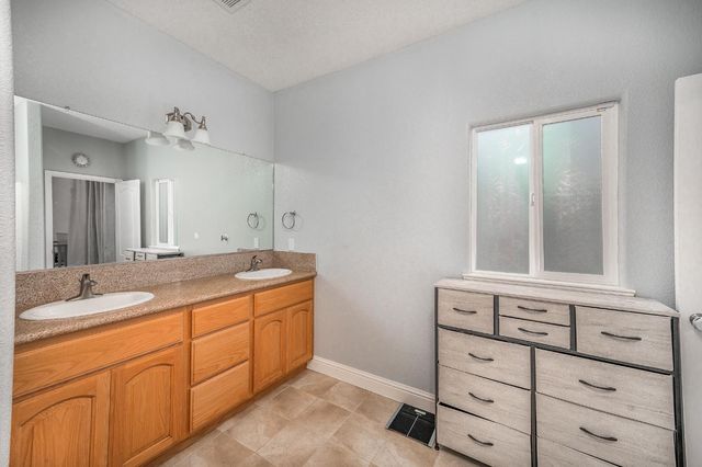 4530 Maximus Rd, Denair, CA 95316