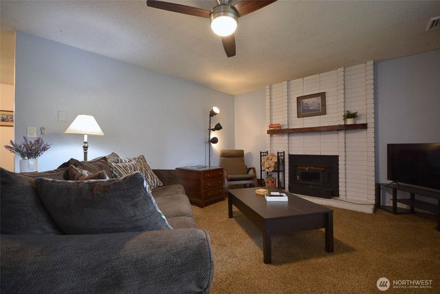 6909 33rd Avenue SW, Lacey, WA 98503