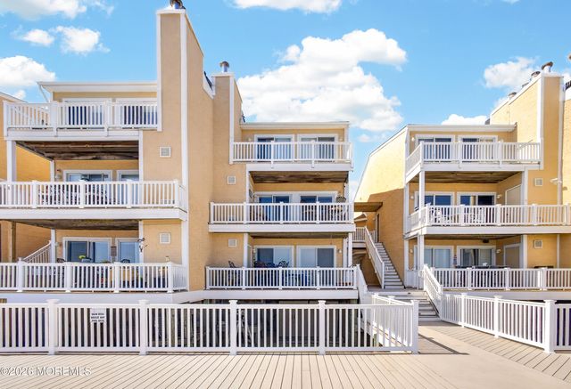 401 Bay Shore Drive 17B, Barnegat, NJ 08005
