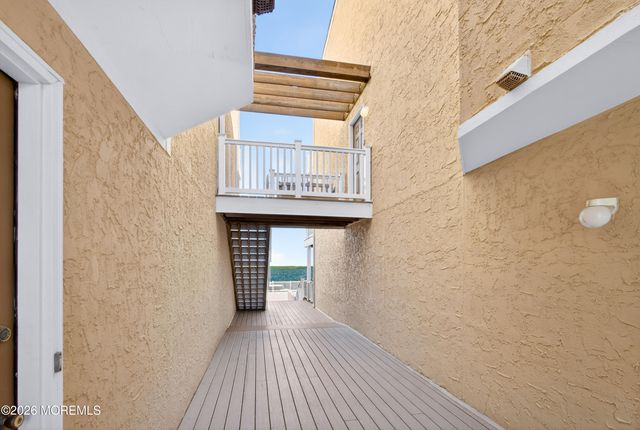401 Bay Shore Drive 17B, Barnegat, NJ 08005