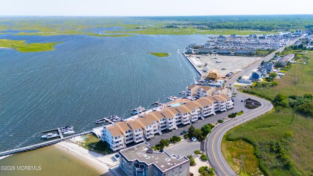 401 Bay Shore Drive 17B, Barnegat, NJ 08005