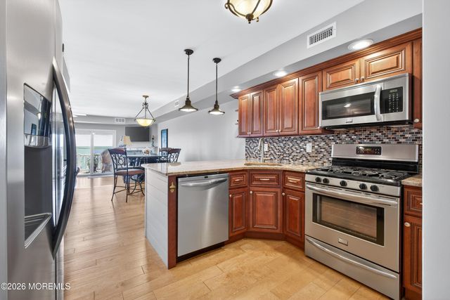 401 Bay Shore Drive 17B, Barnegat, NJ 08005