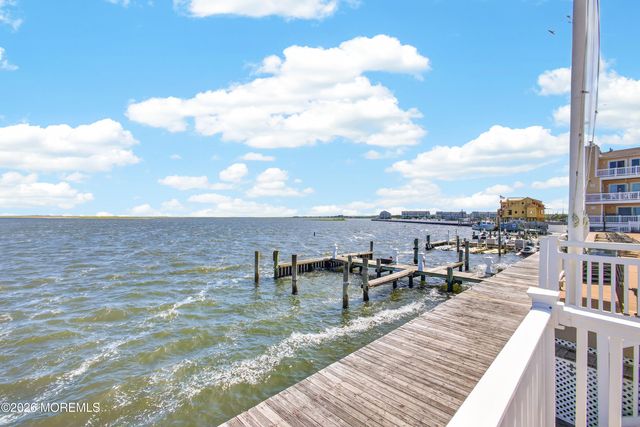 401 Bay Shore Drive 17B, Barnegat, NJ 08005