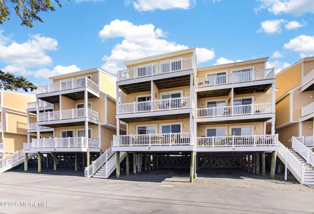 401 Bay Shore Drive 17B, Barnegat, NJ 08005