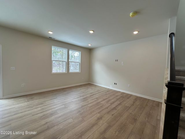 8300 Fairmount Rd, Louisville, KY 40291