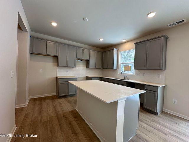 8300 Fairmount Rd, Louisville, KY 40291