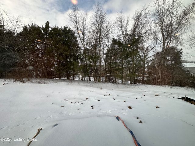 8300 Fairmount Rd, Louisville, KY 40291