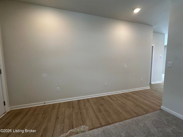 8300 Fairmount Rd, Louisville, KY 40291