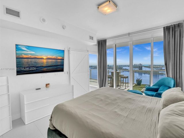 2020 N Bayshore Dr 3303, Miami, FL 33137