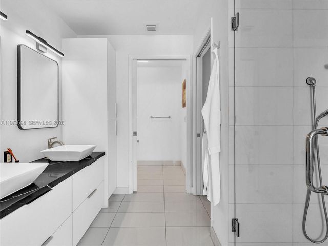 2020 N Bayshore Dr 3303, Miami, FL 33137