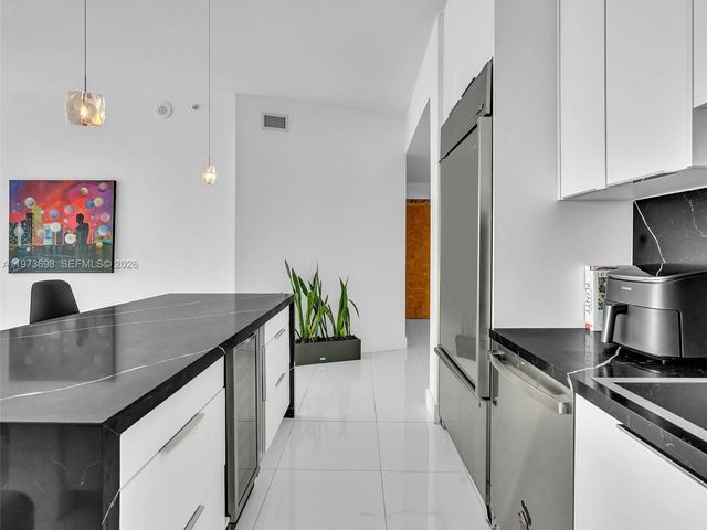 2020 N Bayshore Dr 3303, Miami, FL 33137