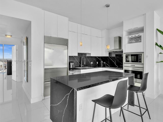 2020 N Bayshore Dr 3303, Miami, FL 33137