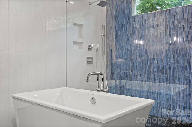 316 Mammoth Oaks Drive, Charlotte, NC 28270