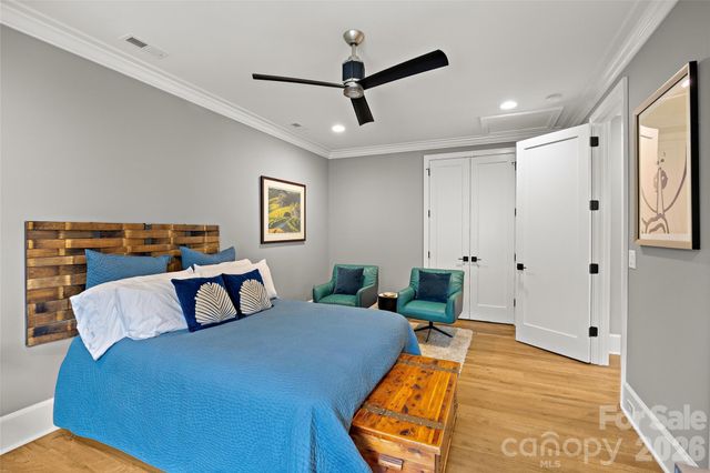 316 Mammoth Oaks Drive, Charlotte, NC 28270