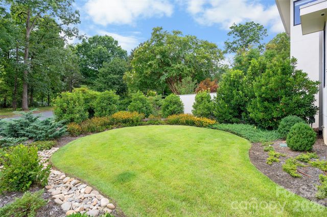 316 Mammoth Oaks Drive, Charlotte, NC 28270