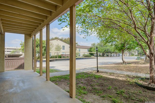 8702 Village Dr Apt 814, San Antonio, TX 78217