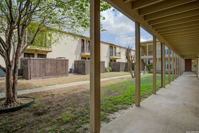 8702 Village Dr Apt 814, San Antonio, TX 78217