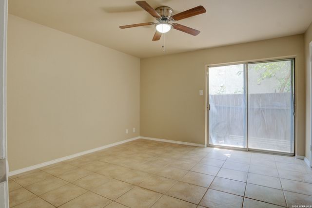 8702 Village Dr Apt 814, San Antonio, TX 78217