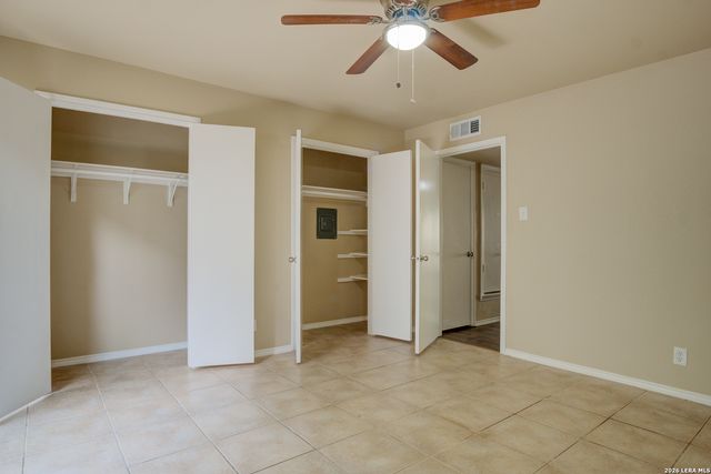 8702 Village Dr Apt 814, San Antonio, TX 78217