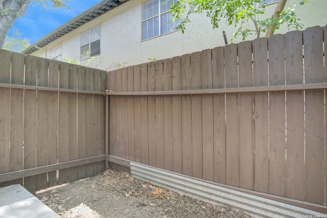 8702 Village Dr Apt 814, San Antonio, TX 78217