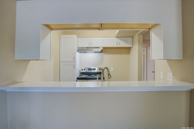 8702 Village Dr Apt 814, San Antonio, TX 78217