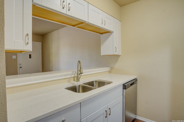 8702 Village Dr Apt 814, San Antonio, TX 78217