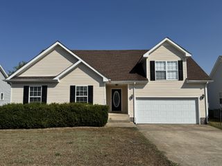 3657 S Naples Ct, Clarksville, TN 37040